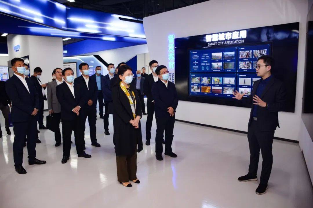 青岛市委常委、组织部部长于玉一行莅临九游会(J9)智慧调研